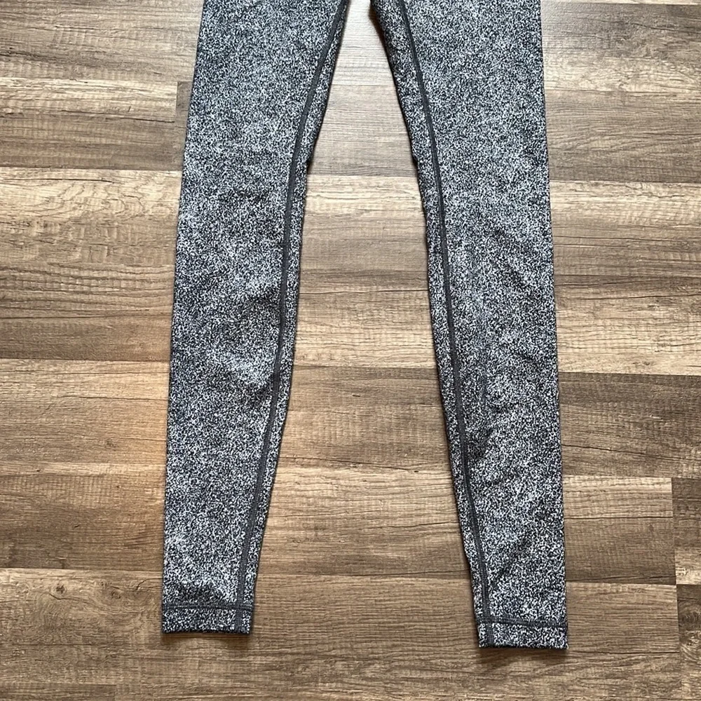 Lululemon Legging Pant High Rise Speckled Black  White size 4 - Picture 7 of 16